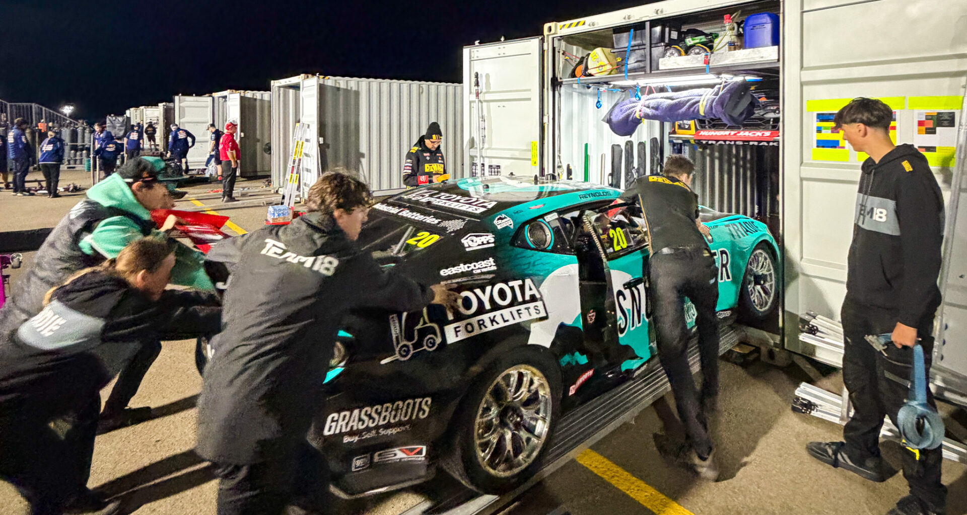 Supercars teams pack up in Taupō as cyclone approaches - Supercars