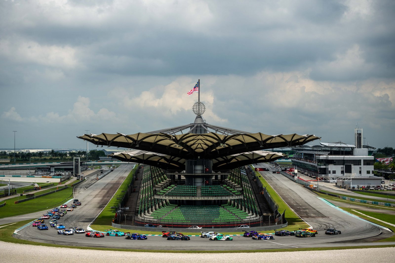 A general view of the start of a GT World Challenge Asia race at Sepang.