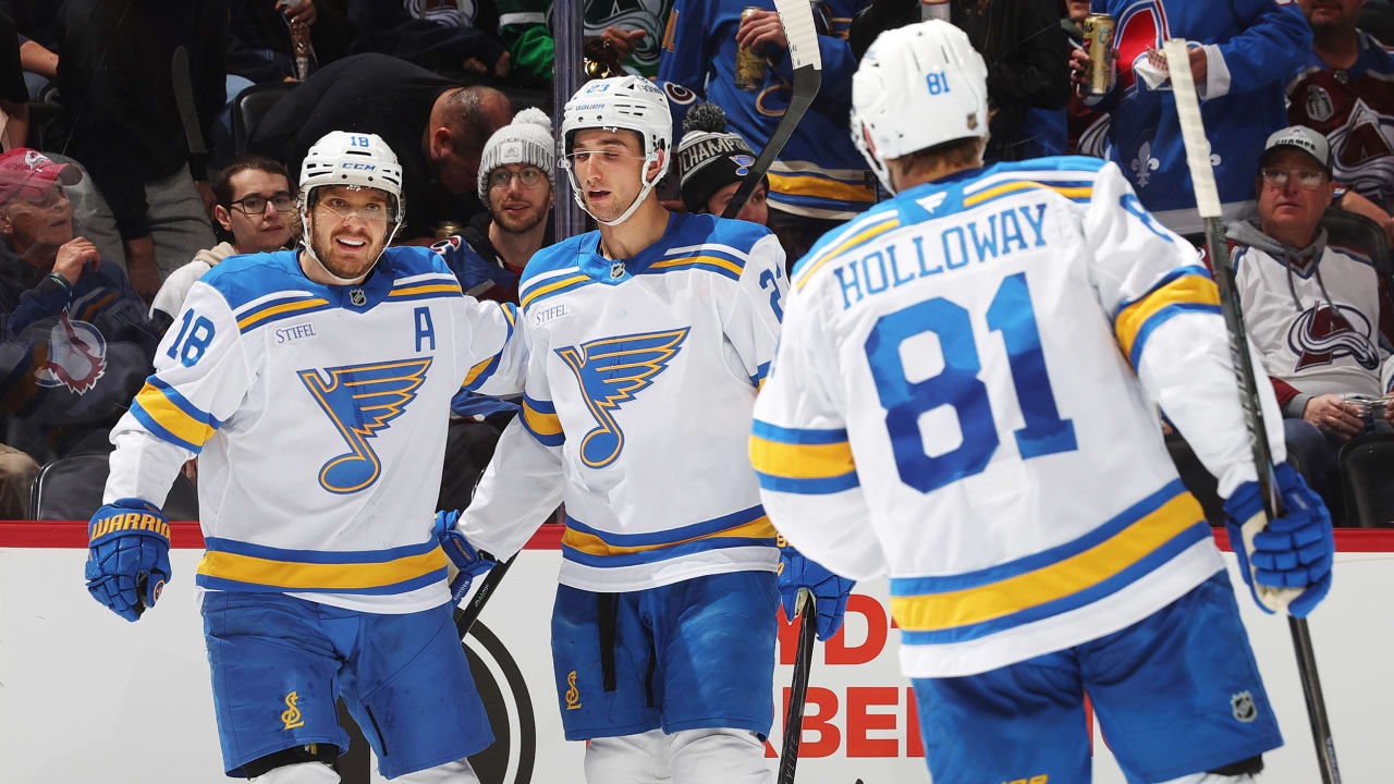 Thomas gets 1st hat trick, lifts Blues past Avalanche