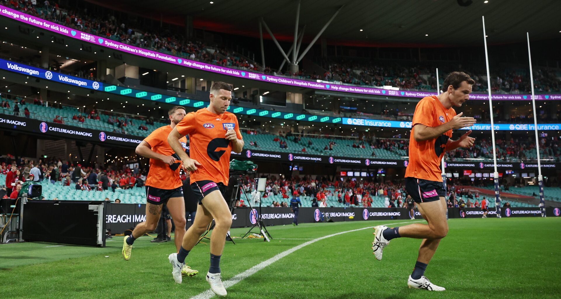 Giants swing very late change for Derby, final teams locked in for Cats-Dogs. Follow LIVE
