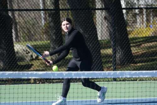Nighthawk Tennis Teams Post Victories – The Newtown Bee