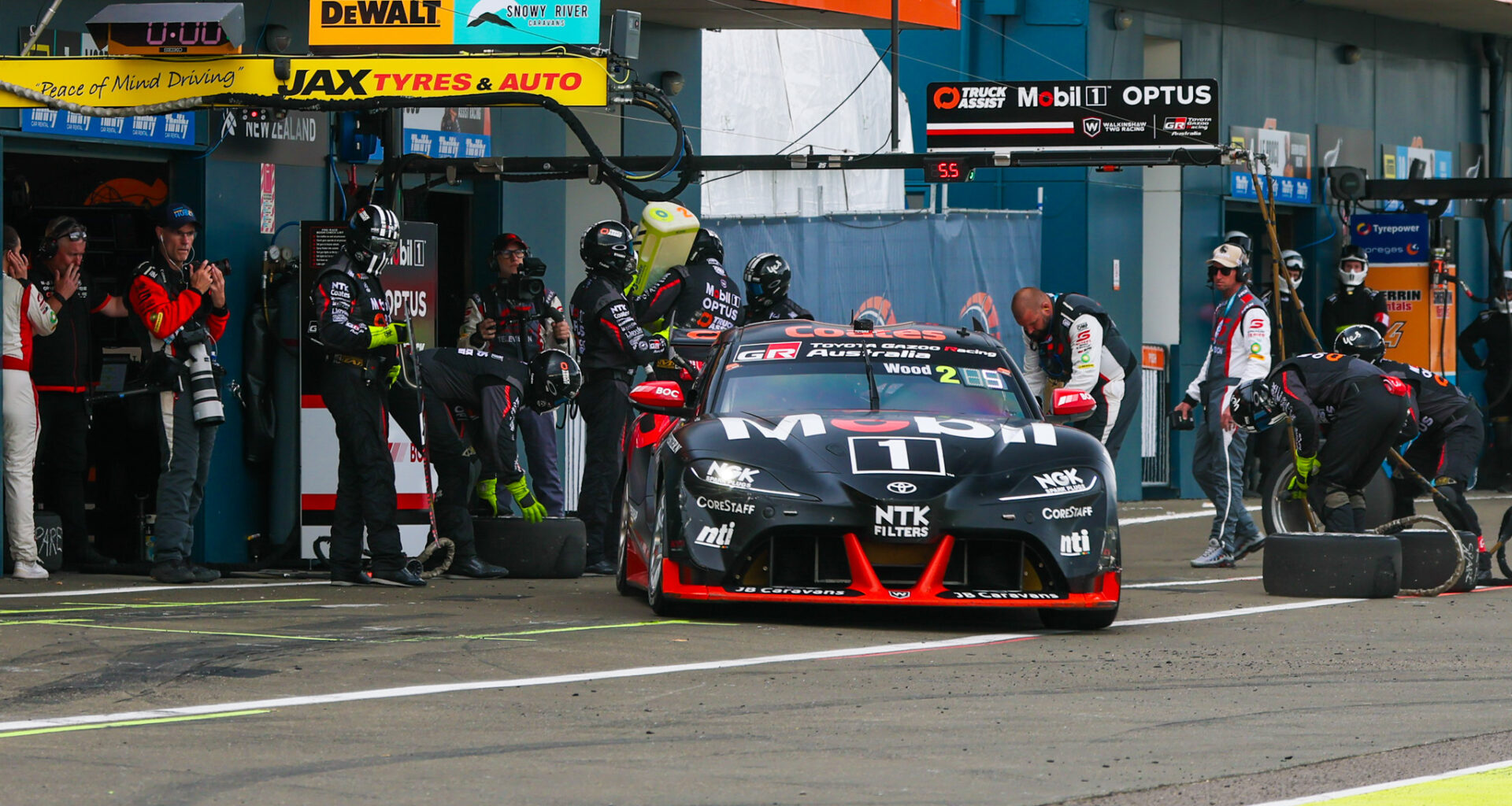 'Are you serious?': Wood confused, WTWGR explains pit surprise - Supercars