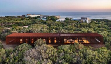 Coastal architecture: Five stunning Australian homes for sale with spectacular ocean views