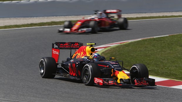 Circuit de Catalunya, Barcelona, Spain. Sunday 15 May 2016. Max Verstappen, Red Bull Racing RB12 TAG Heuer, leads Sebastian Vettel, Ferrari SF16-H. (Photo by Andrew Ferraro/LAT Images)