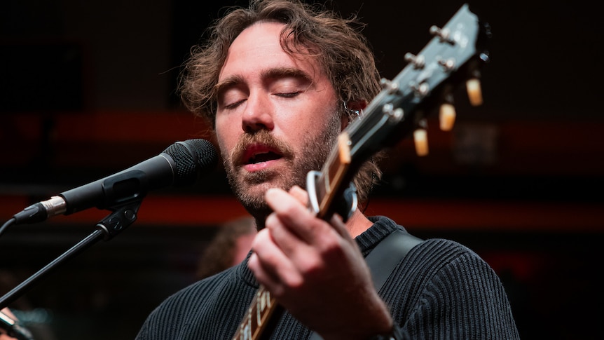 Matt Corby covers Tame Impala 'Dracula' for Like A Version