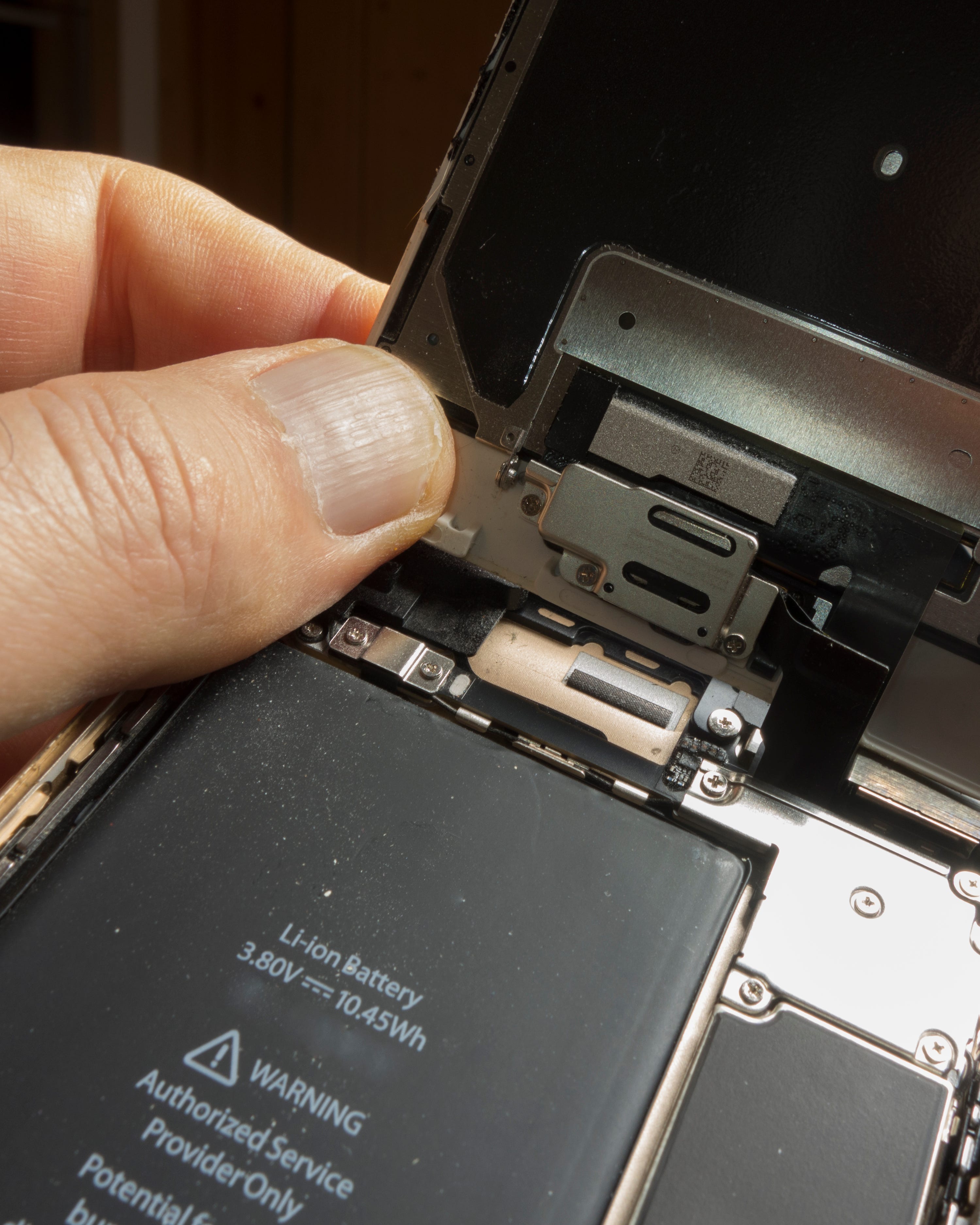 lithium-ion battery to never toss in the trash