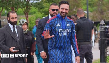 Zohran Mamdani wearing an Arsenal-themed kurta