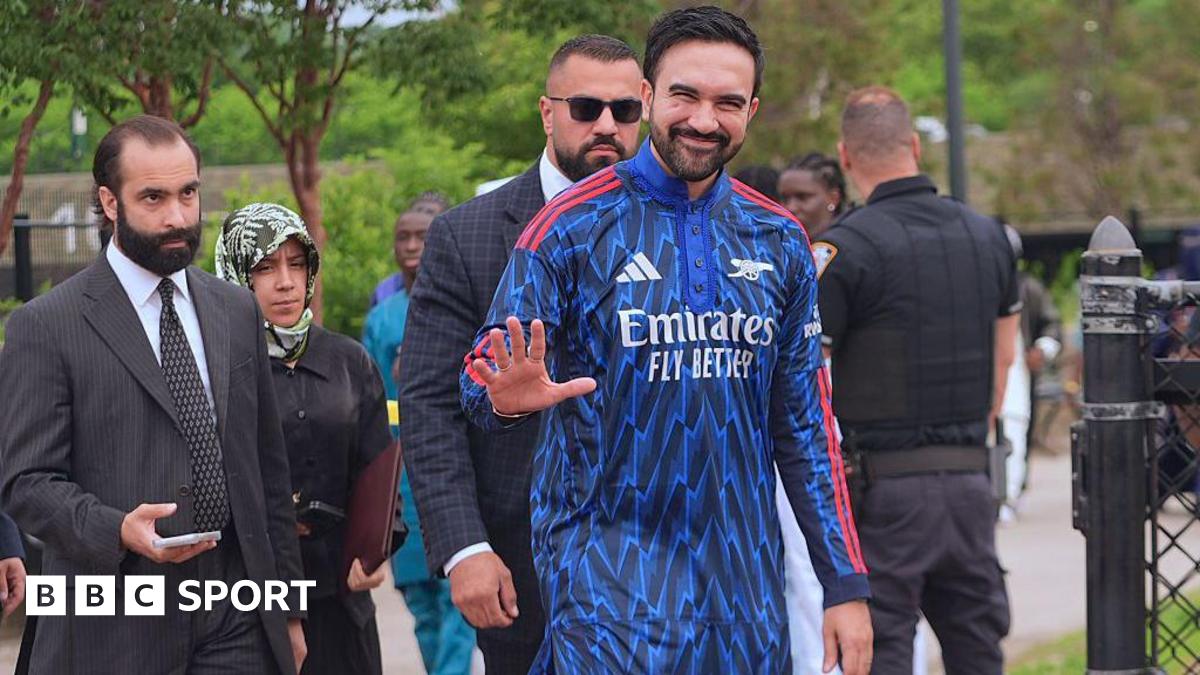 Zohran Mamdani wearing an Arsenal-themed kurta