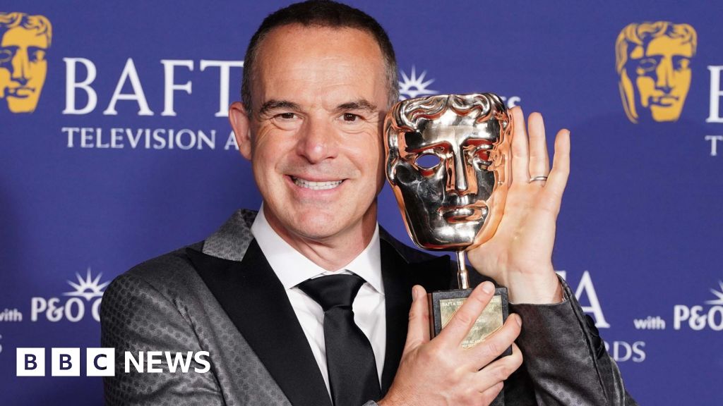 Alan Carr and Paloma Faith are still friends, and nine other Bafta TV moments - BBC