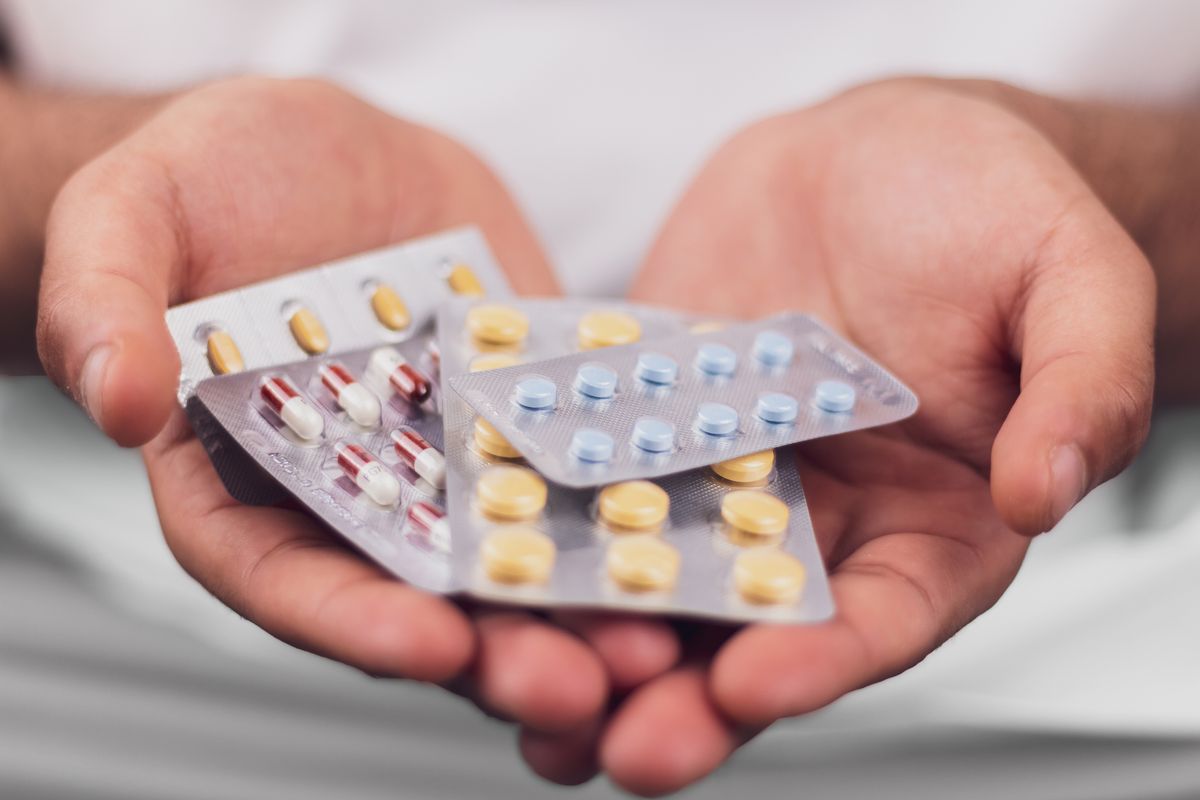 A warning has been issued about prescription drugs being sold online (stock image)