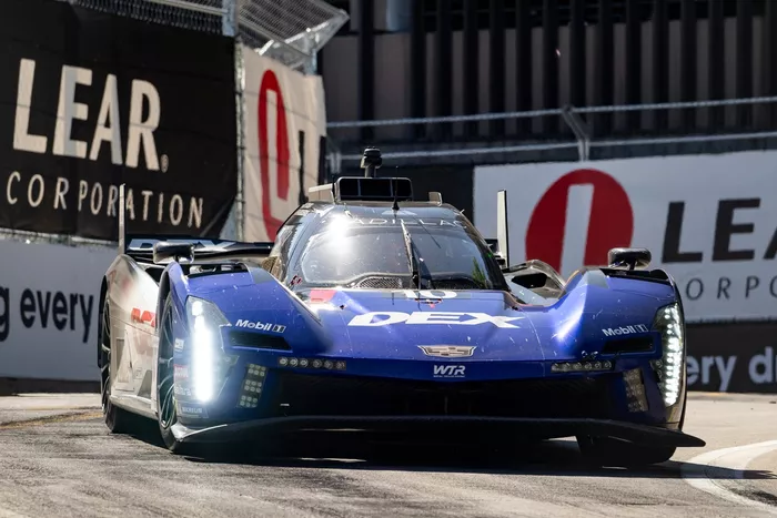 #10 Cadillac Wayne Taylor Racing Cadillac V-Series.R: Ricky Taylor, Filipe Albuquerque