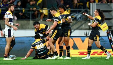 Hurricanes locked into top spot after Highlanders victory