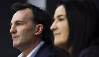 AFL coaches want funding for full-time psychs