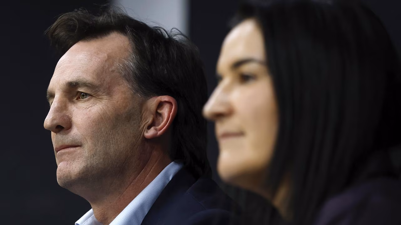 AFL coaches want funding for full-time psychs