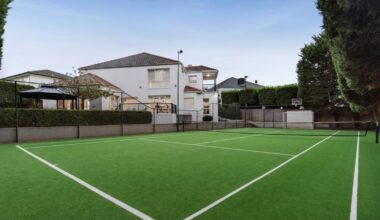 Grand slam appeal: Tennis court home smashes reserve with $2.57m sale