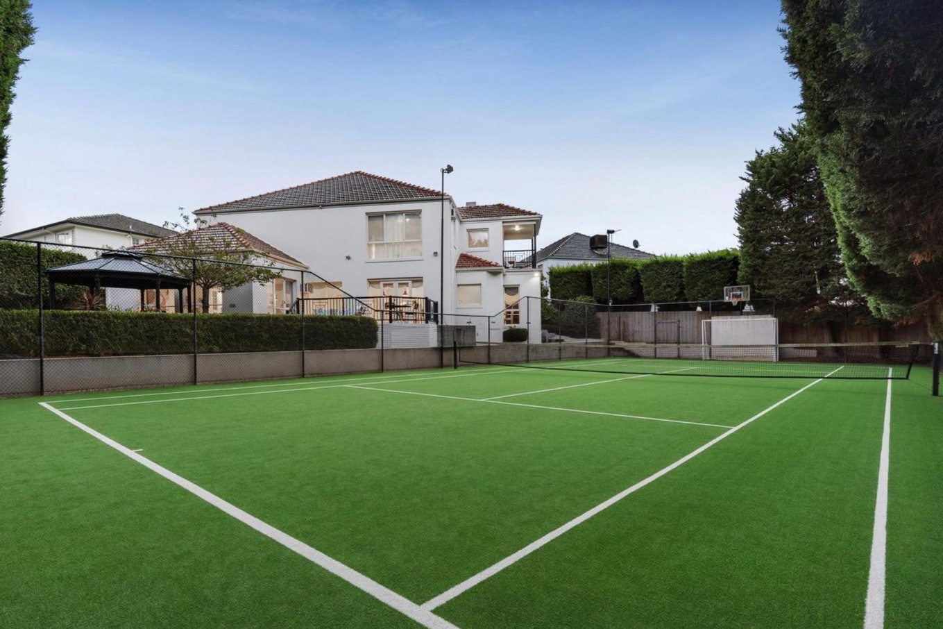Grand slam appeal: Tennis court home smashes reserve with $2.57m sale