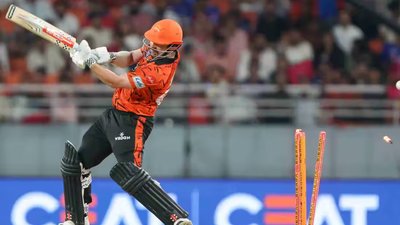 R Ashwin fumes at SRH batting collapse, advises 'management to think about' Travis Head’s future