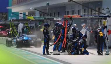 Kimi Antonelli untouchable as Verstappen rises