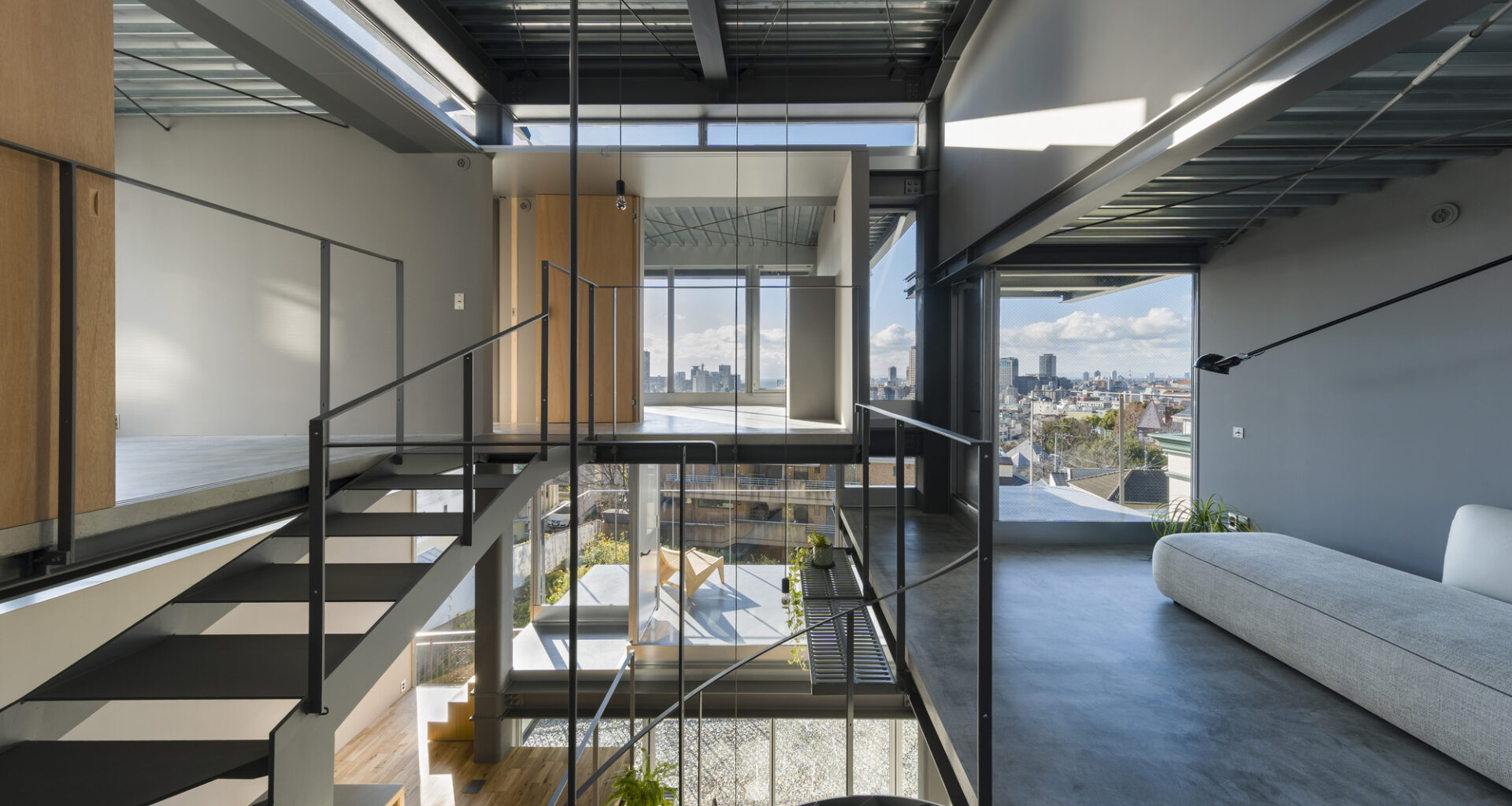 House in Kitano / Tomohiro Hata Architect and Associates