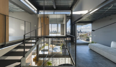 House in Kitano / Tomohiro Hata Architect and Associates