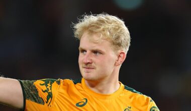 Wallabies coach Joe Schmidt urges Queensland Reds star to resist overseas move