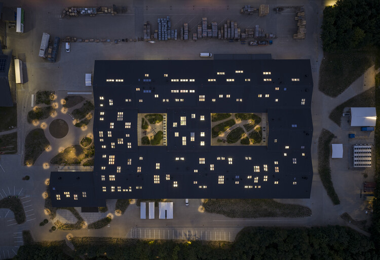From Warehouse to Innovation Hub: Renovation, Reuse and Human-Centered Design for Lower Environmental Impact - Image 4 of 18