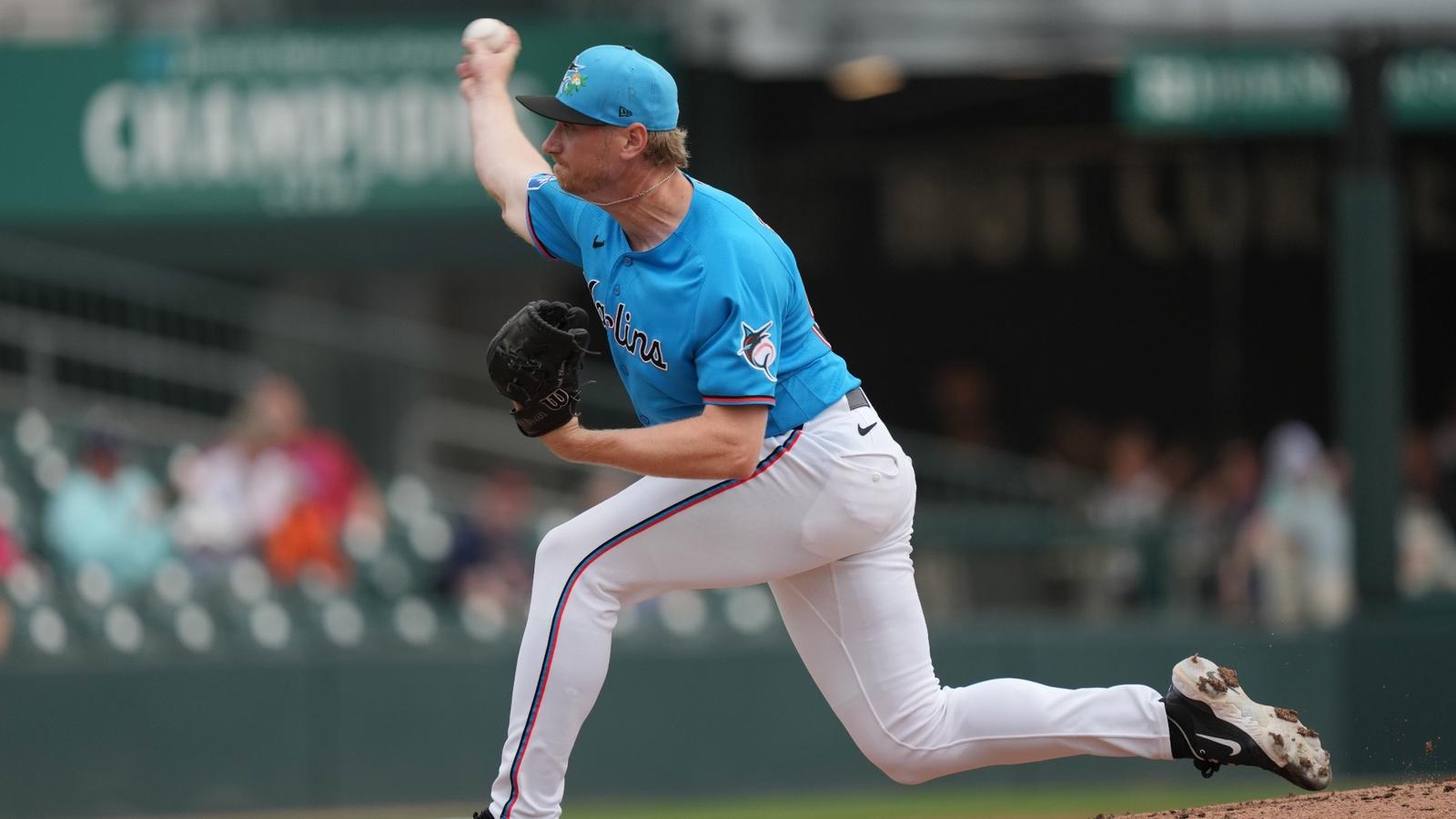 Caden Cooper pitching