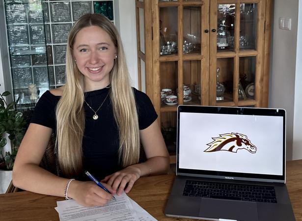 Women's Tennis Adds Julie Hostáková for 2026-27