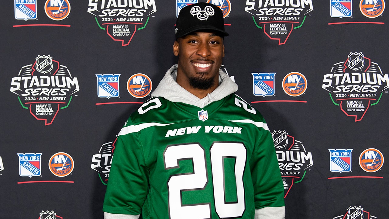 Breece Hall becomes NFL’s third-highest paid running back, so maybe Jets offense won’t stink again