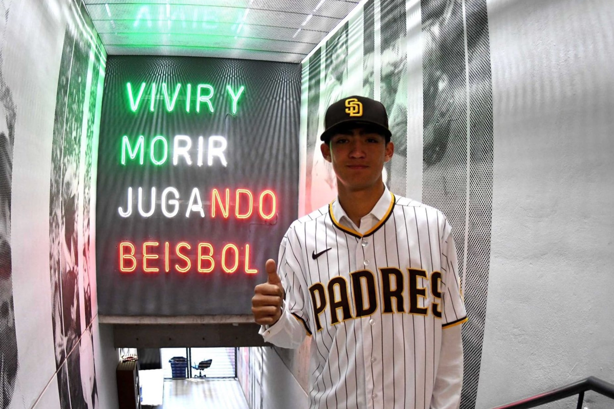 Top MLB prospect self-deports after pleading guilty to transporting undocumented immigrants