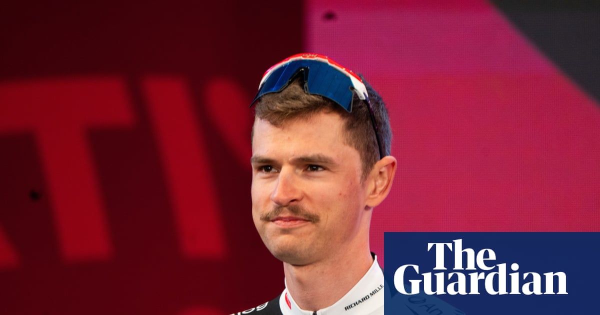 ‘Really scary’: horror crash leaves Australia’s Jay Vine with broken elbow and concussion | Giro d'Italia