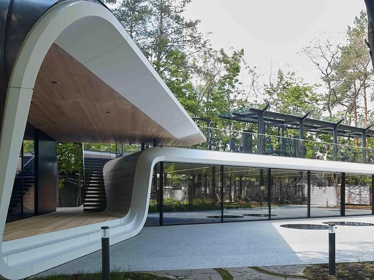 This Moscow Forest Garage Is Really a Sculpture Gallery for Cars