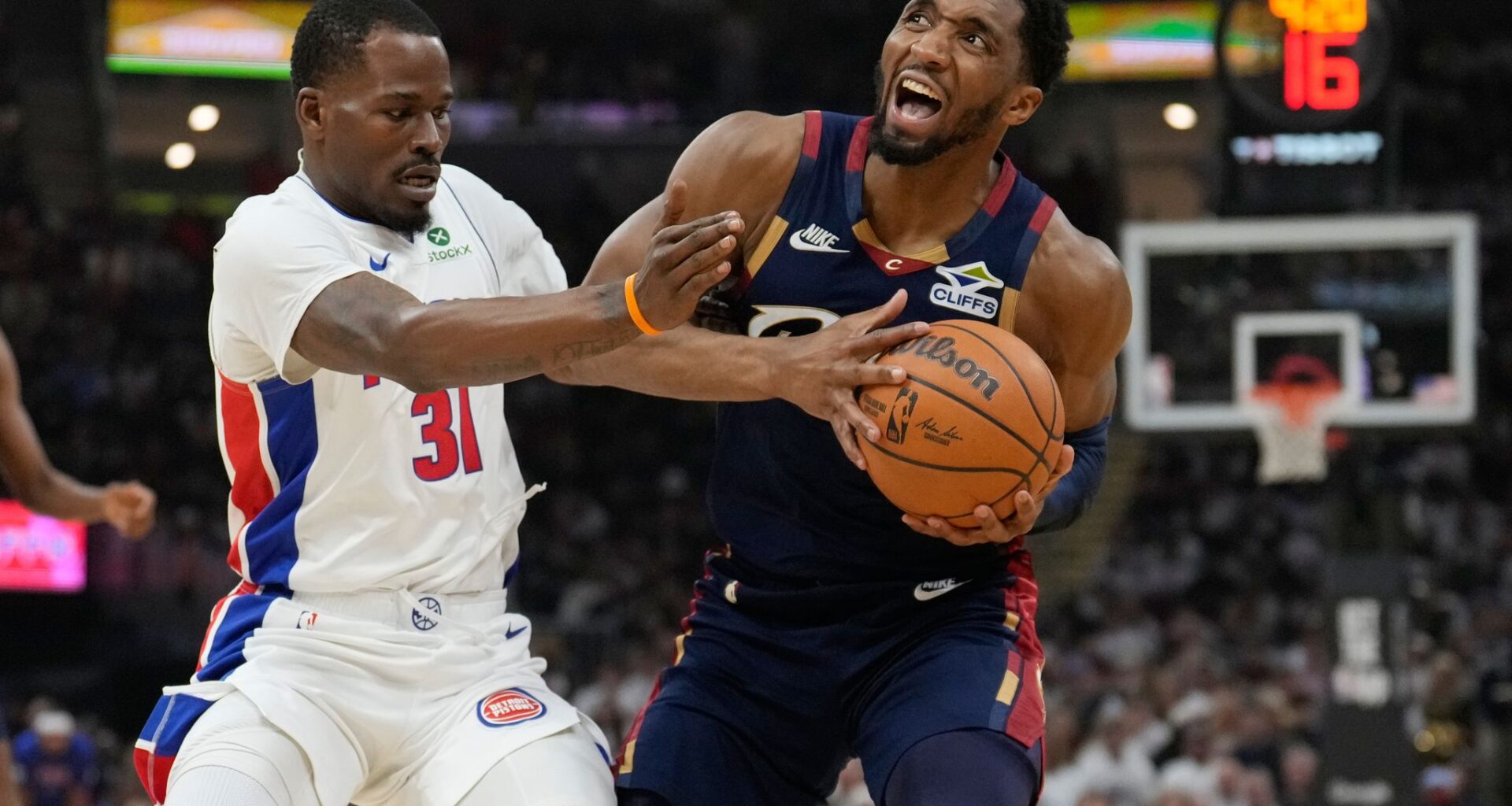 Mitchell ties NBA playoff mark with 39 points in 2nd half as Cavs even series vs. Pistons 112-103