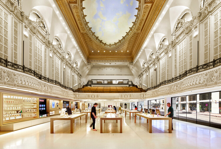 Designing a Brand: How Apple Built an Architectural Language of Glass and Order - Image 7 of 15