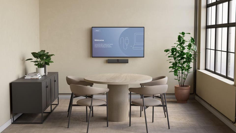 Jabra PanaCast U30 in small meeting room