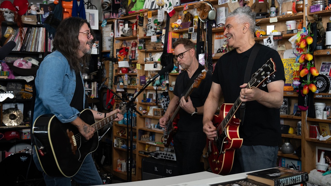 Foo Fighters: Tiny Desk Concert - YouTube