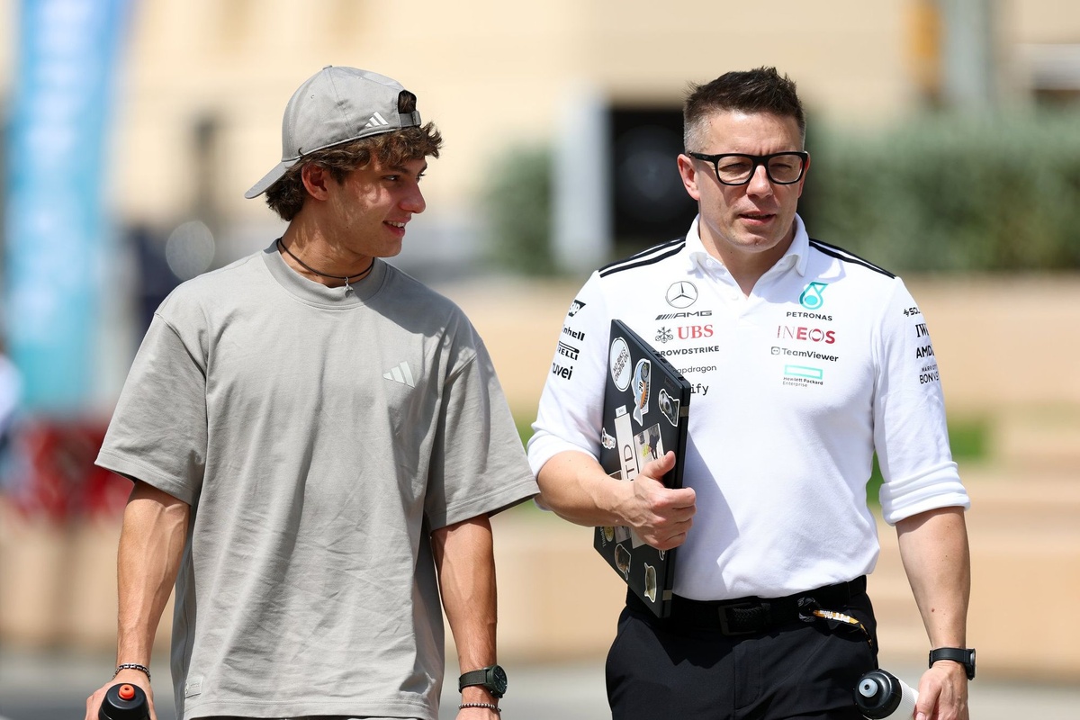 Kimi Antonelli continues prank war with his Mercedes race engineer Peter Bonnington in viral video