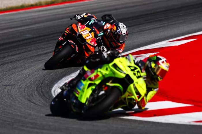 Pedro Acosta, Red Bull KTM Factory Racing, Fabio Di Giannantonio, VR46 Racing Team