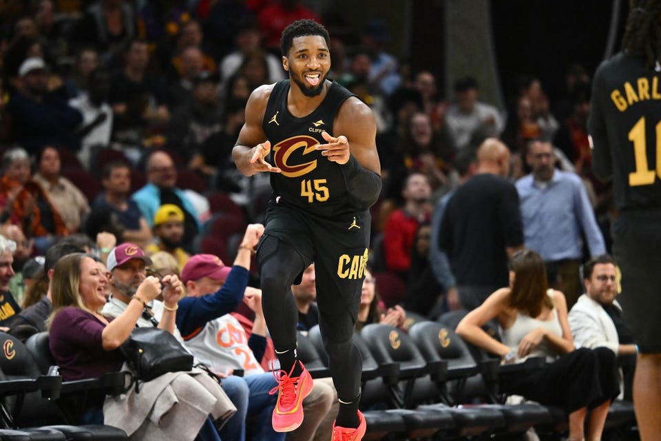 Los Angeles Lakers v Cleveland Cavaliers