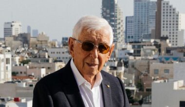 Royal Commission into Antisemitism: Sir Frank Lowy urges political leaders to adopt sports-led strategy for social cohesion