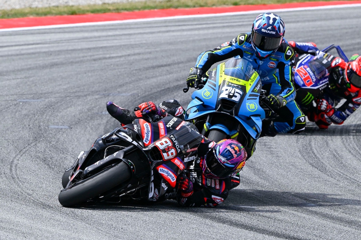 How Aprilia's Barcelona collapse showed the pressures of leading MotoGP's title race