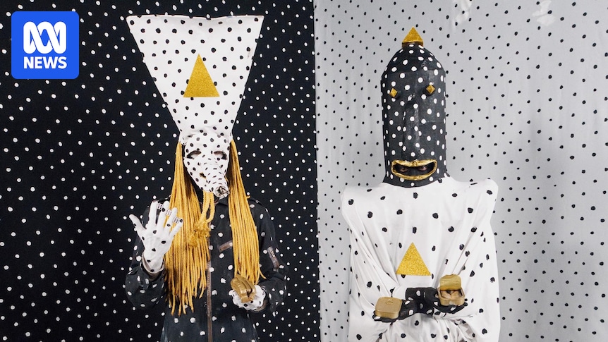 Angine de Poitrine, the French Canadian costumed microtonal duo breaking the internet