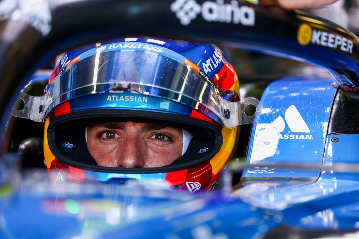 Carlos Sainz: F1 and FIA must be "tough" on 2027 changes