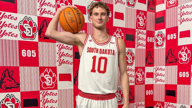 Men’s basketball adds Domsch to 2025-26 roster