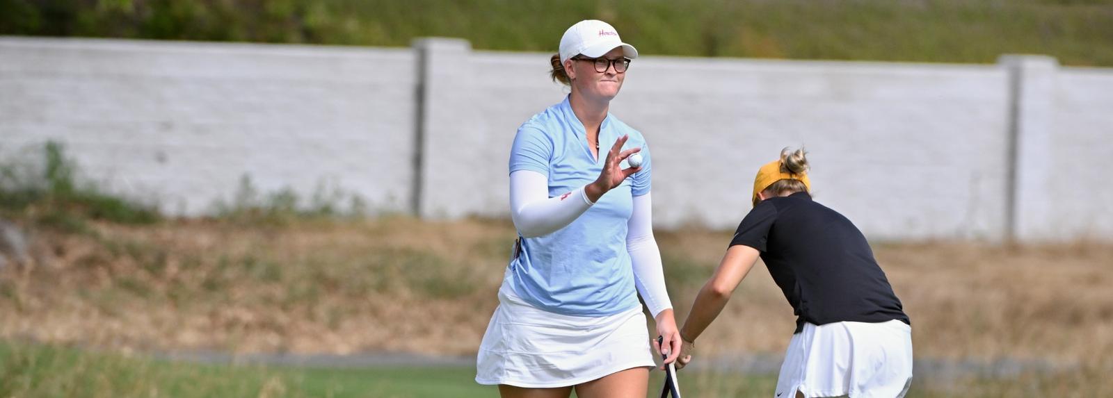 The Cougars hug following the Final Round of the NCAA Simpsonville Regional at Louisville Golf Club.