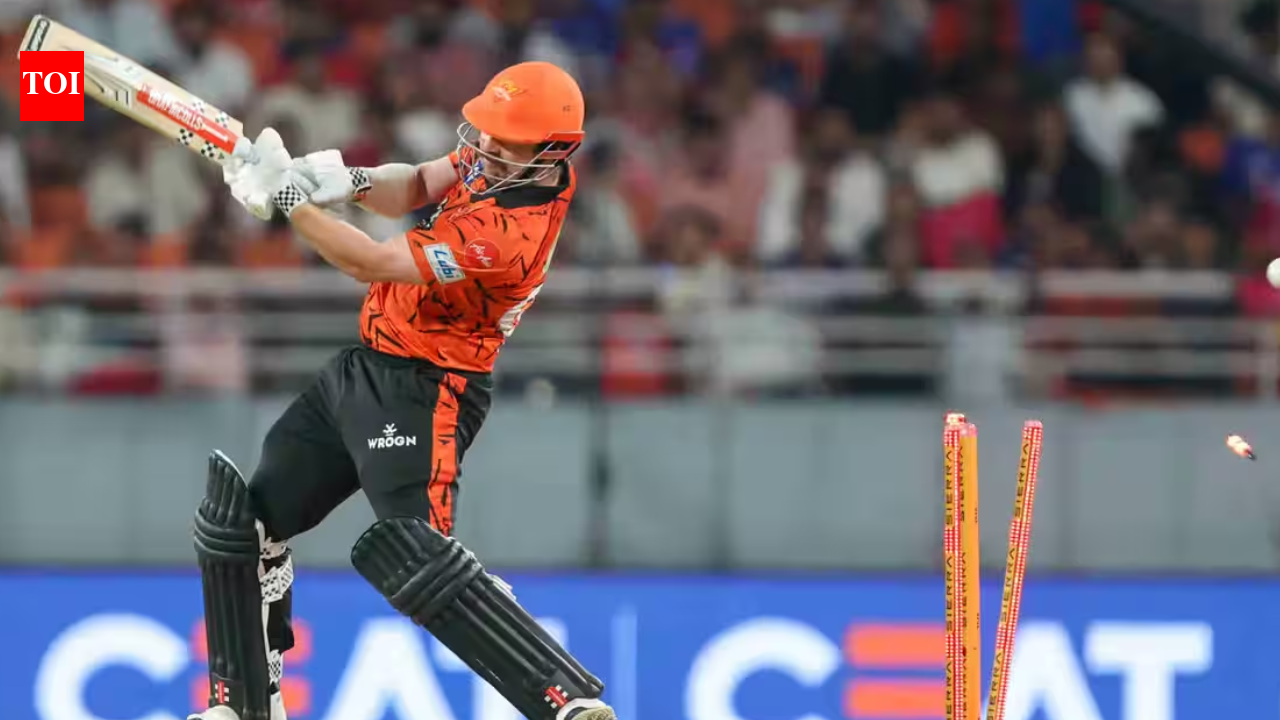 R Ashwin fumes at SRH batting collapse, advises 'management to think about' Travis Head’s future | Cricket News