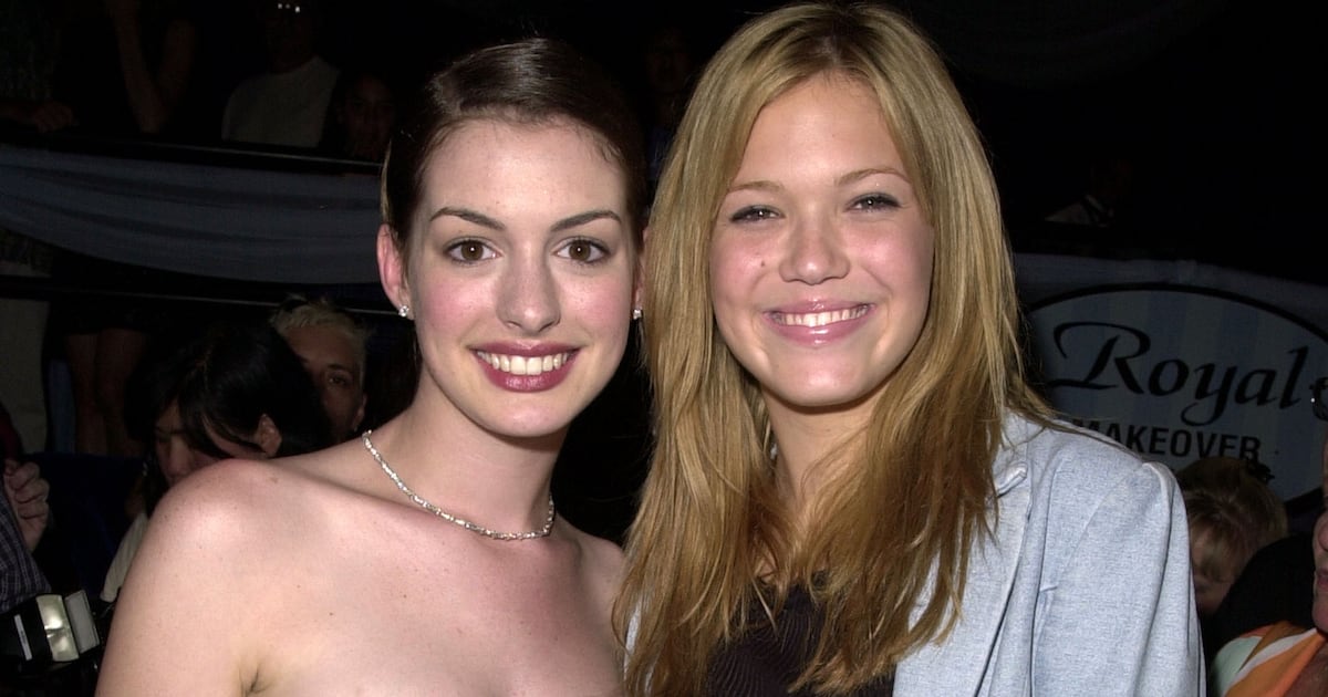 Pop Icon Sparks Frenzy After Fans Say She Looks Unrecognizable