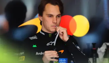 Oscar Piastri 'couldn't handle the pressure' as Raikkonen spots new 'trap'