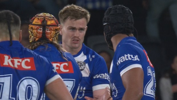 Lachlan Galvin pleads with Bulldogs skipper Stephen Crichton to make a captain's challenge.
