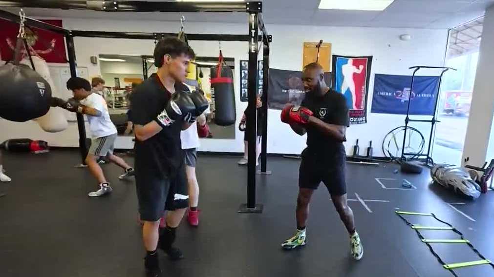 Alabama teen boxer Juan Valdez training for greatness